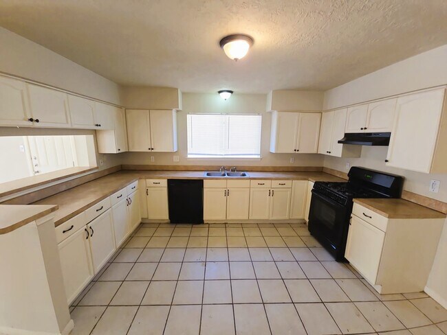 Photo - 18915 Oak Bower Dr