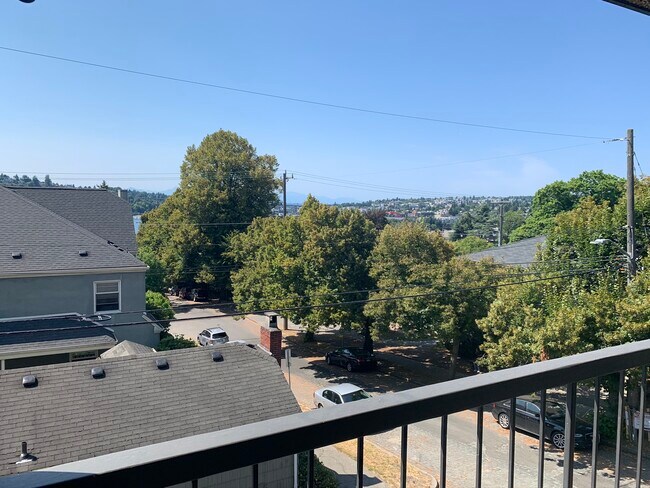 Photo - Madlyn Apartments