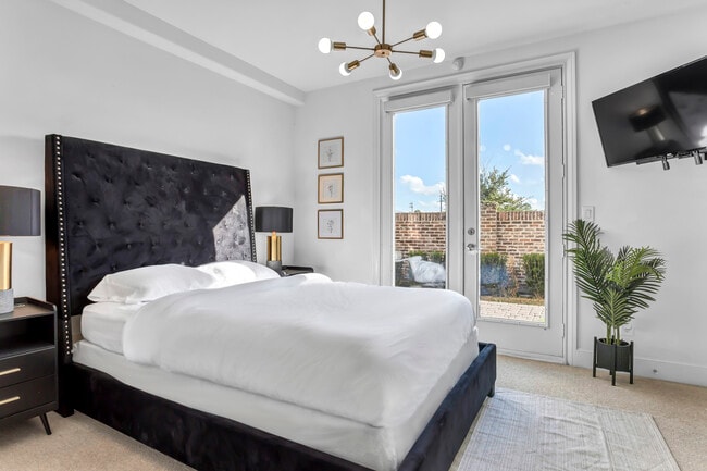 Room 1 - 4128 Willowbend Blvd