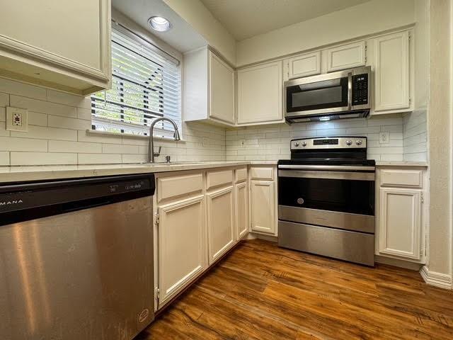 15151 Berry Trail Unidad 805