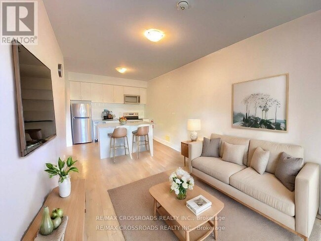 Photo - 1720 Simcoe St N