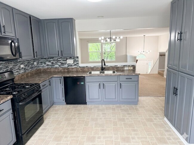 Photo - 1513 Bristol Ln