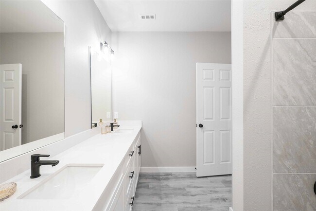 Photo - 2101 Reinke Rd Unit 8302