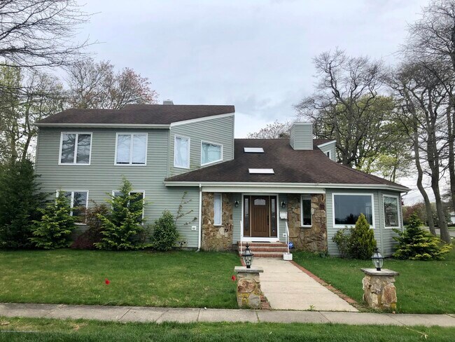 Photo - 227 Lorraine Ave