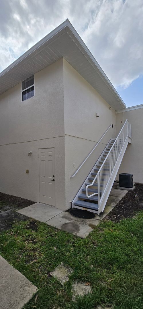 1/1 GARAGE APARTMENT IN SUMMERPORT - 1/1 GARAGE APARTMENT IN SUMMERPORT