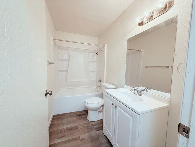 bath - Garden Court Apartments