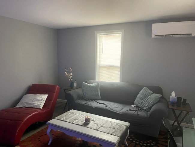 Photo - 406 W Morrison St Unit Apartment B