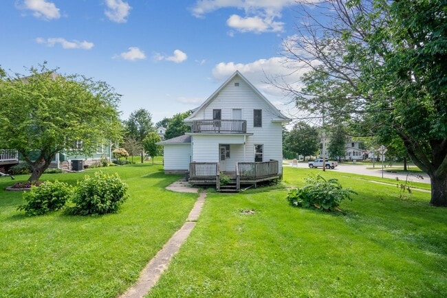 Photo - 1721 Clay St