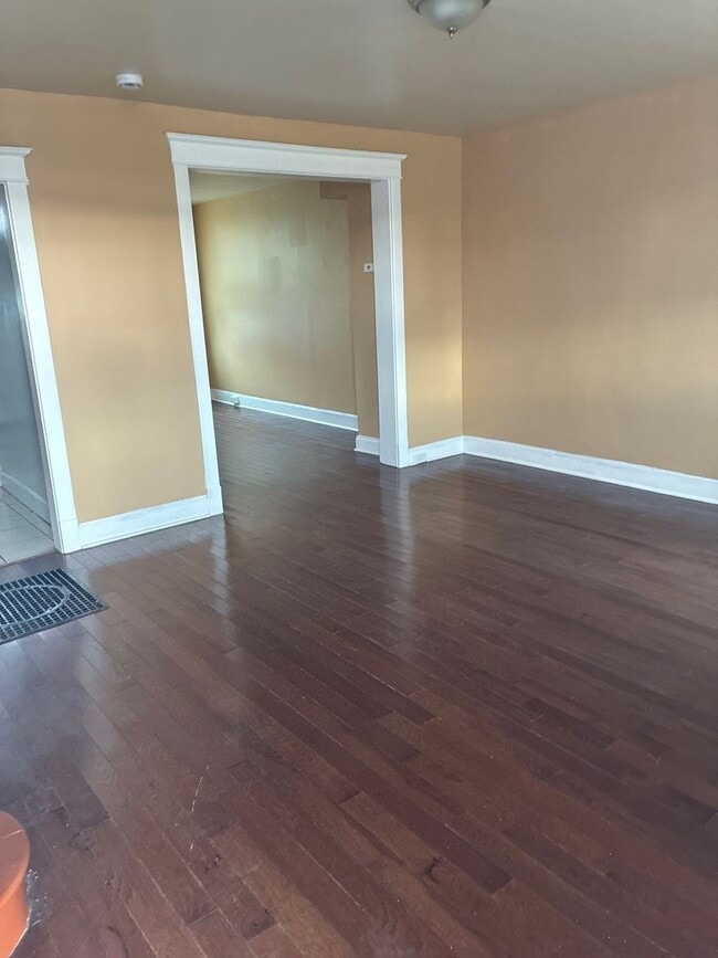 Photo - 2710 W Franklin St