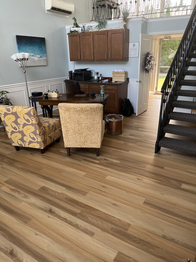 Photo - Silver Pines Apartments