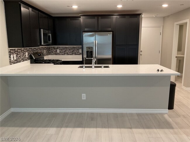 Building Photo - 6184 Rathbone St