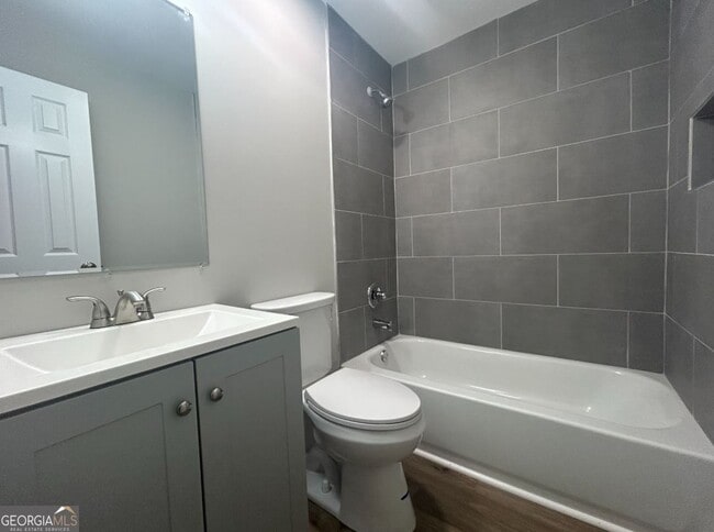 Photo - 116 Holly St SE