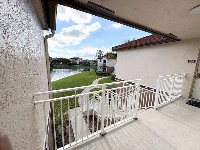 Photo - 11250 SW 13th St Unidad 201