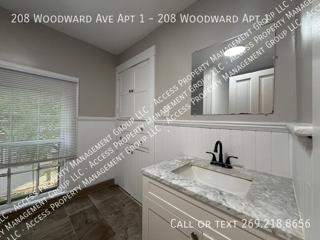 Photo - 208 Woodward Ave