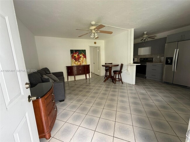 Photo - 4550 SW 67th Ave Unidad 6
