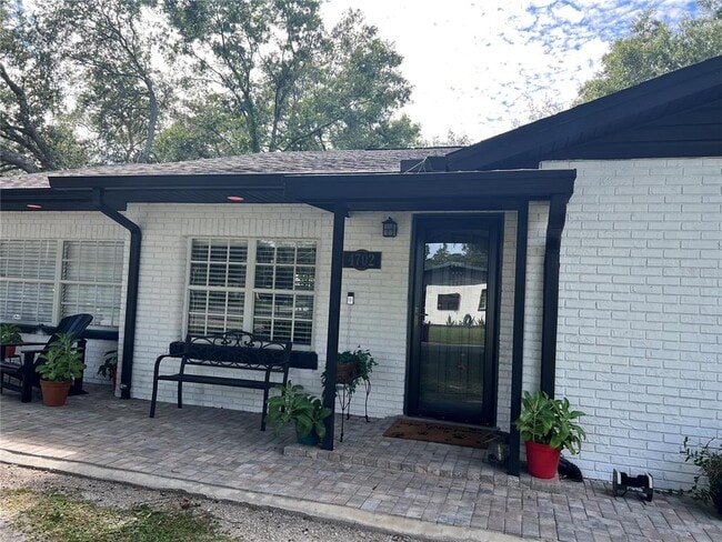 Photo - 4702 N Willis St