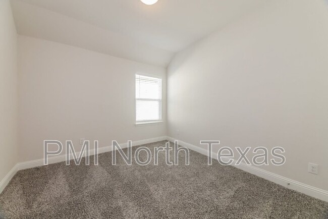 Photo - 515 Parrino pkwy