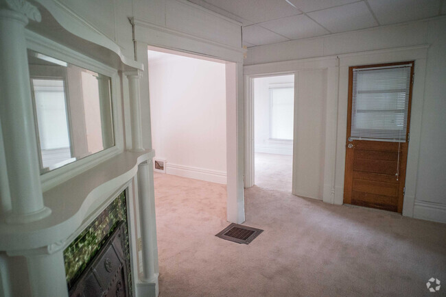 Building Photo - 319 N Sycamore St Unit 319 #1 Rental