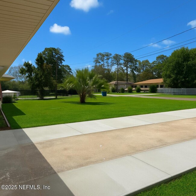 Photo - 9565 Carbondale Dr W