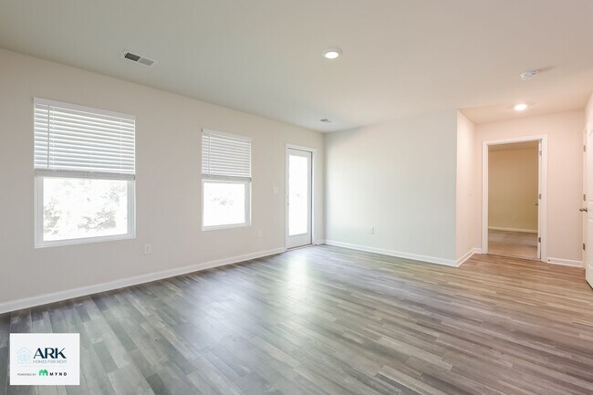 173 Queens Cir