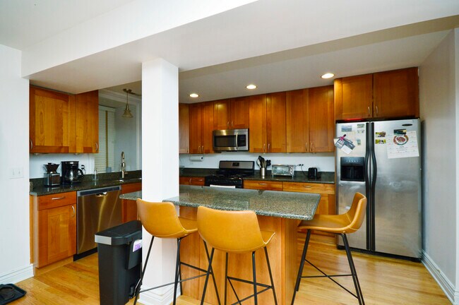 Photo - 2554 W Augusta Blvd Unit 1