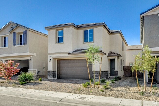 Building Photo - Newly built Home, gated