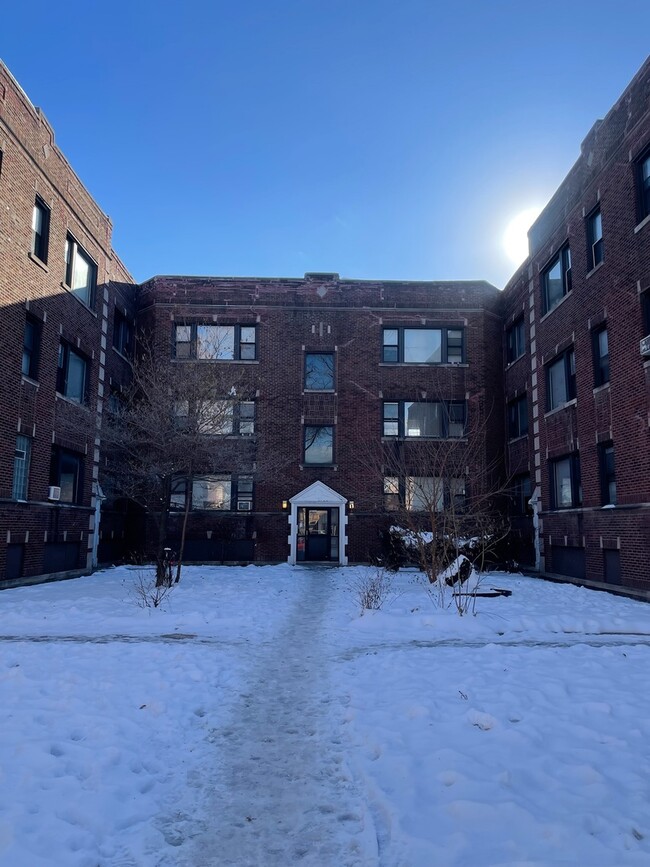 Building Photo - 109 E 68th St Unit 2B