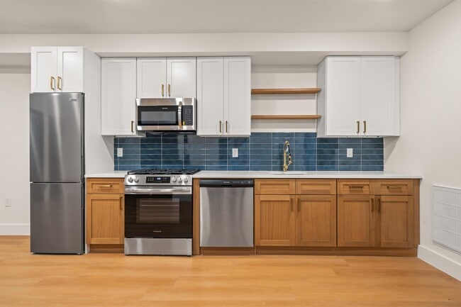 Building Photo - 14 Westervelt Pl Unit 1