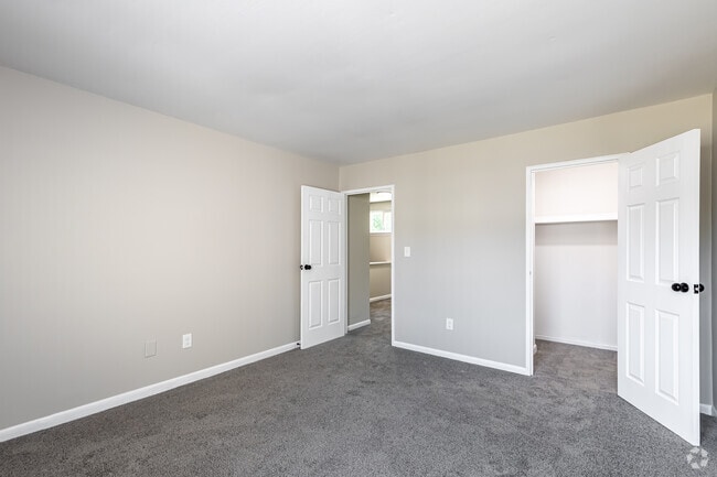 2BR, 1.5BA - Bedroom