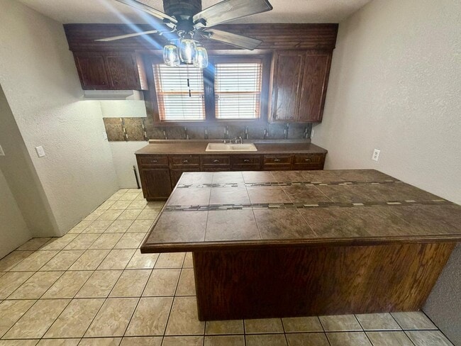 Photo - 3713 Hemlock St Unidad 1