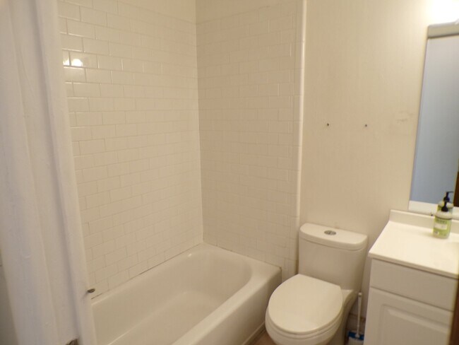 1806 Marcia St Unit 6