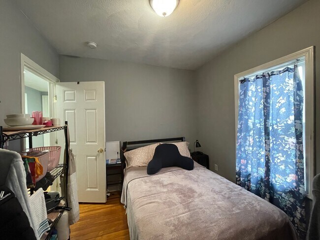 48 Derby St Unit 1B
