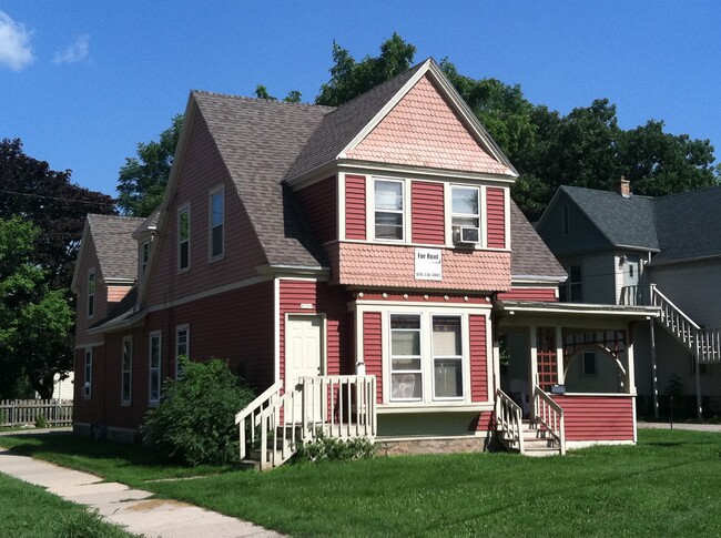 Building Photo - 858 Elmwood Ave Rental