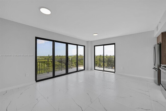 Photo - 840 NE 130th St Unidad 500