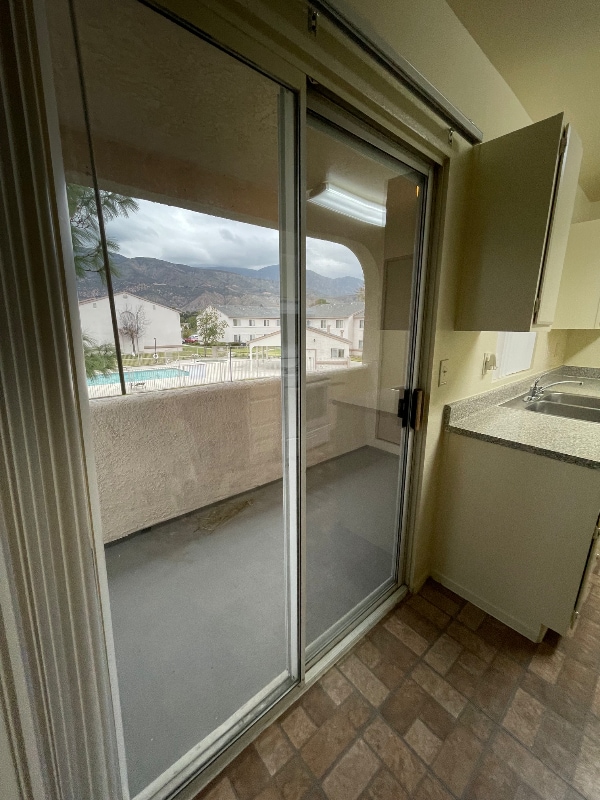 Photo - 674 W 41st St Unidad A5