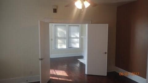 Photo - 5925 Worth St