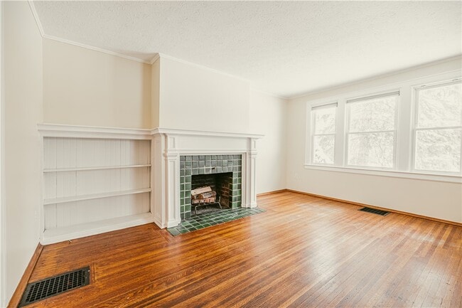 Photo - 297-303-303 Dartmouth St