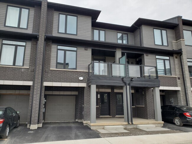 Building Photo - 590 N Service Rd