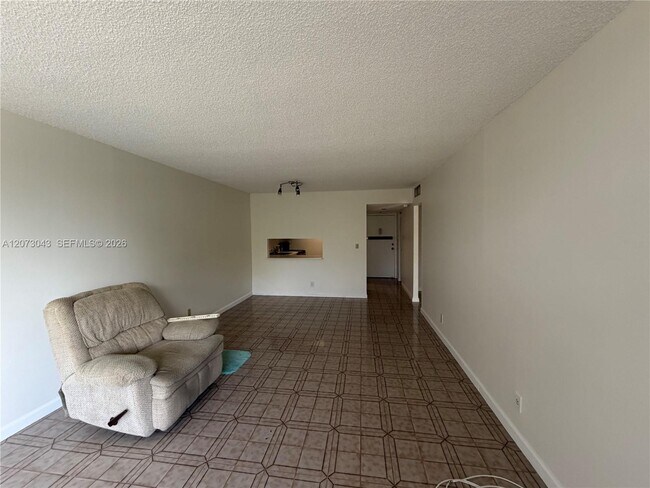 1825 W 44th Pl Unit 308