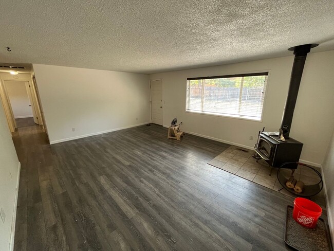 Photo - Great 3 Bed/2 Bath Single Family Home in NE Bend - Pheasant Court