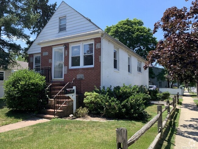 Building Photo - 23 Boxwood Rd Rental