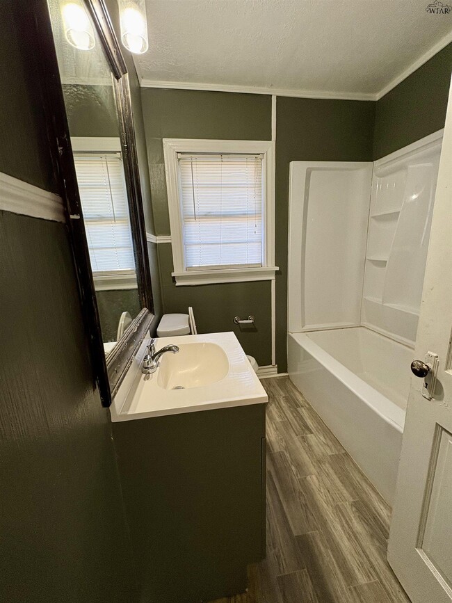 Photo - 1651 Wilson Ave