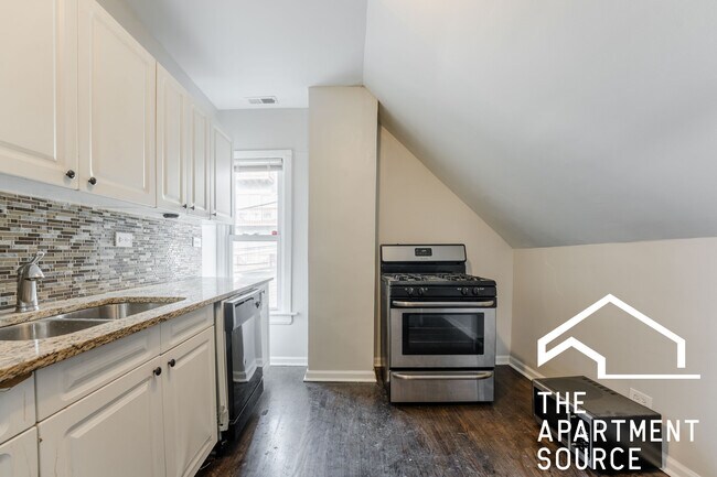 1448 W Fletcher St