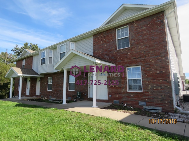 Building Photo - 5791/3/5/7 N Orange Ln Unit 5791
