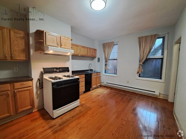 Building Photo - 159 Endicott St Unit #2 Rental