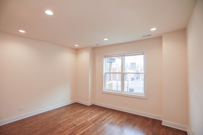 Photo - 2342 N Lawndale Ave Unit 1