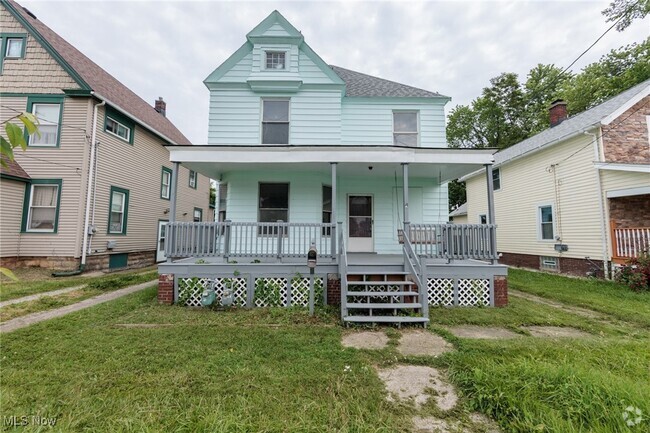 Building Photo - 1226 W Erie Ave Unit Lower Rental