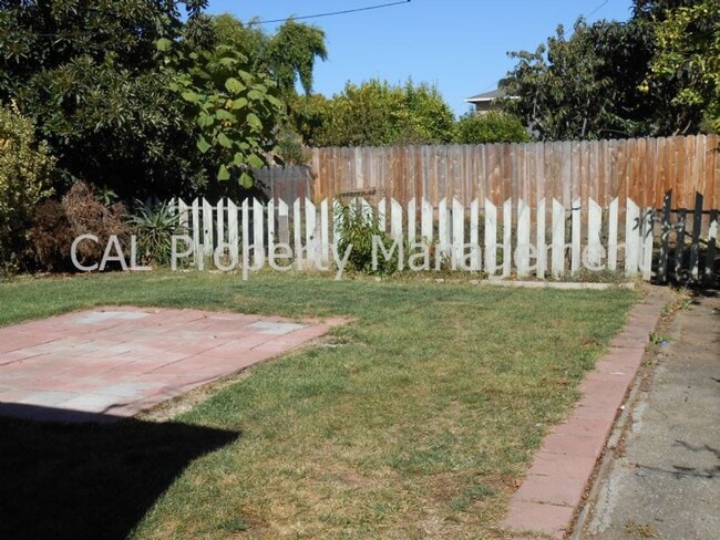 Photo - HAM-1214 -1216 CLAREMONT ST. Unidad 1214 Claremont Street