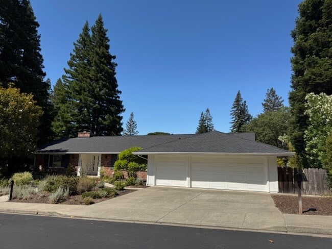 Single level home with pool in Whitegate c... - Single level home with pool in Whitegate c...
