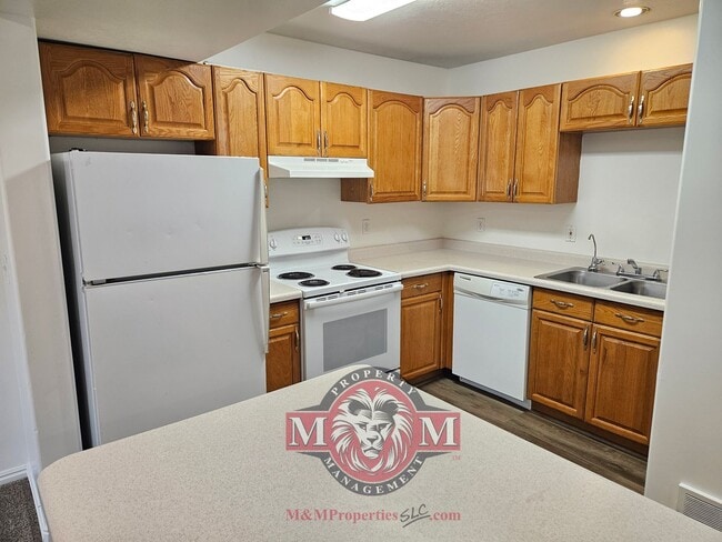 Photo - Spacious 3 Bd 2.5 Bath Townhouse in Bountiful